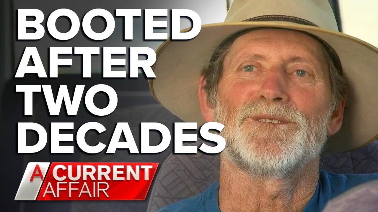Country locals furious after favourite bus driver sacked | A Current Affair