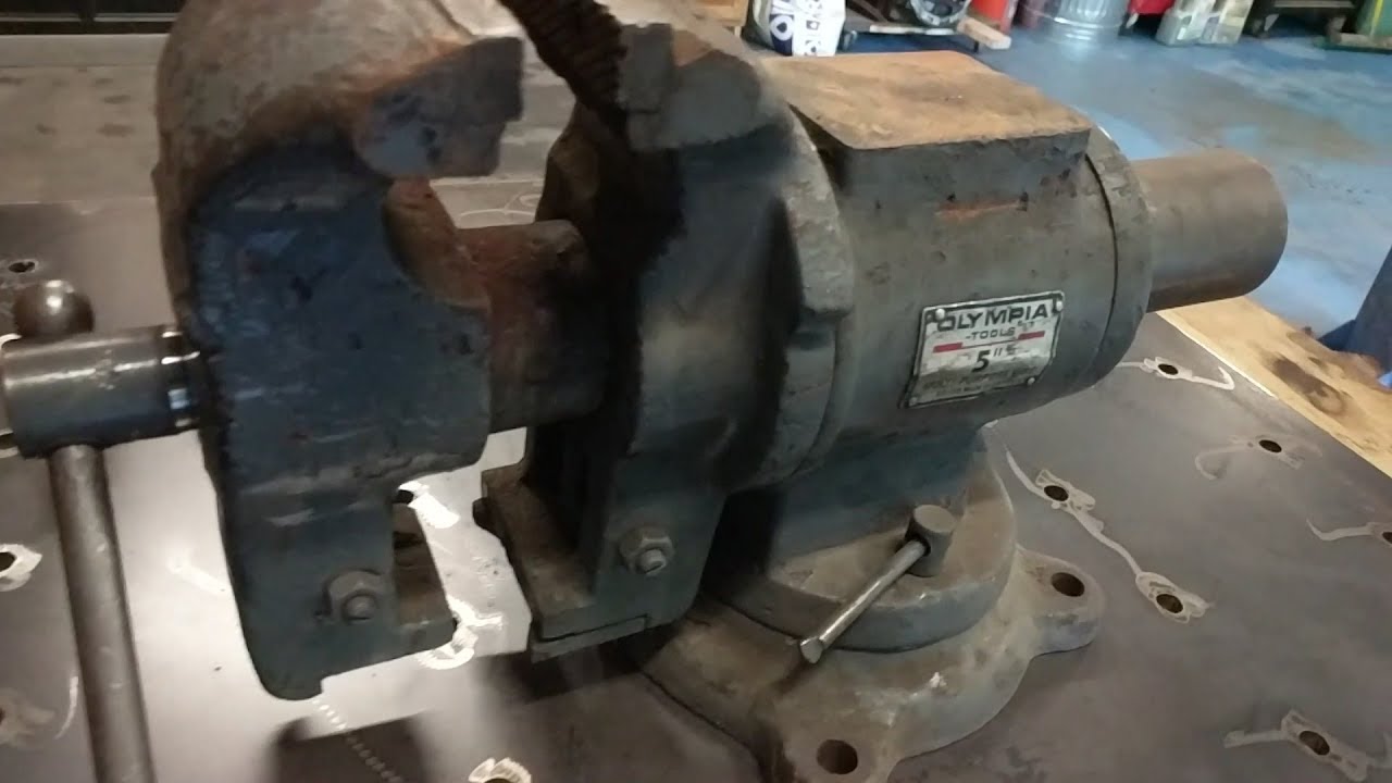 Breaking down an old Vise