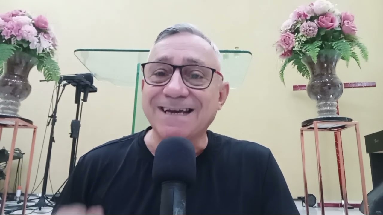Viva com esperança. Alegre-se. CRISTO vive.