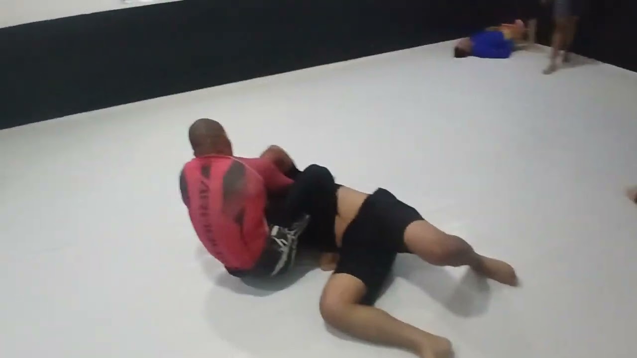 Vídeo novo no melhor canal de jiu-jitsu da atualidade. 