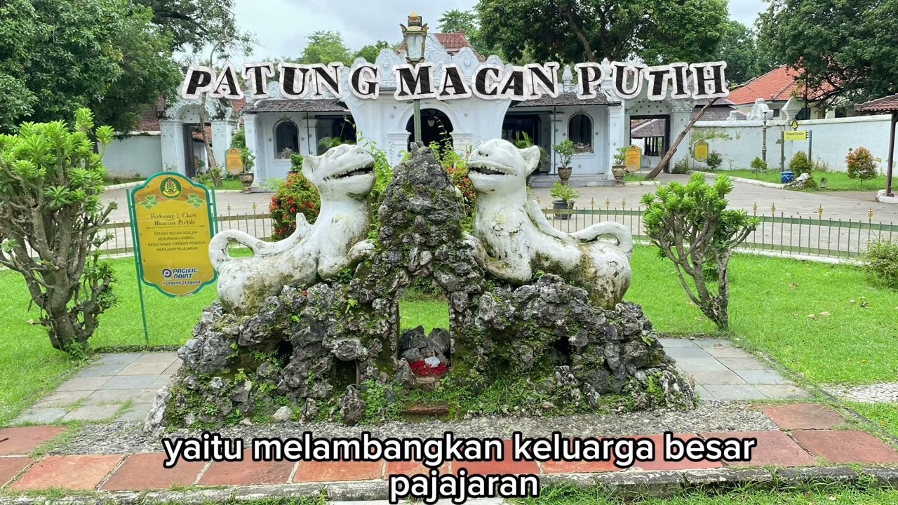 KERATON KESEPUHAN WITH View| VERA MELAWATI • SMAN 1 PABEDILAN 