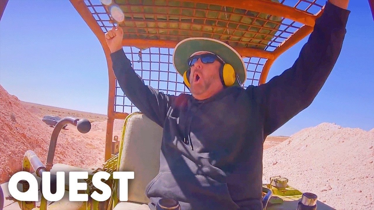 The Blacklighters Make $24,000 When They Need It Most! | Outback Opal Hunters