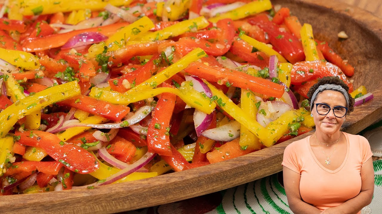 UM MIX COLORIDO E DE UM SABOR INIGUALÁVEL. SALADA DE PIMENTÃO COM UM TOQUE DIFERENCIADO.
