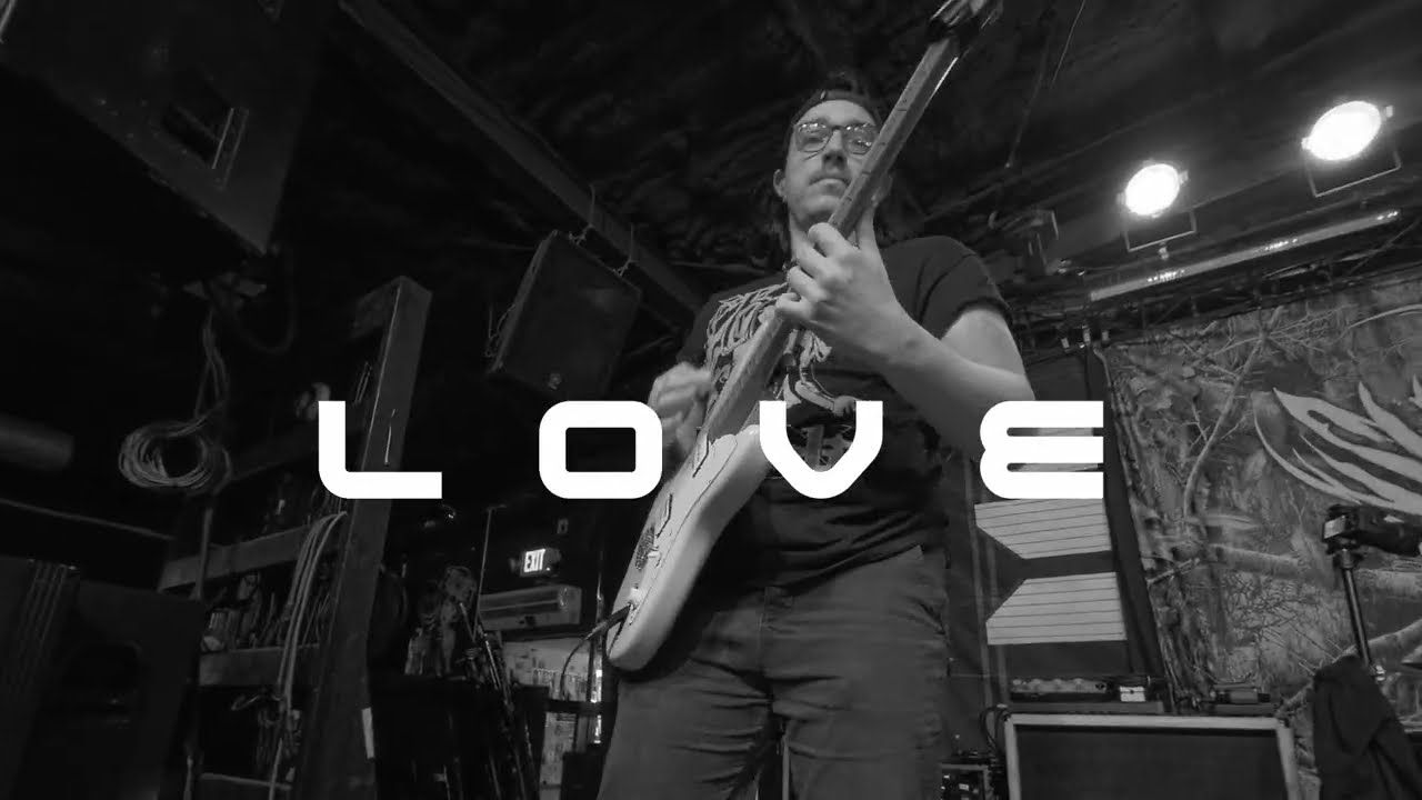 No One Road - L O V E [Official Music Video]