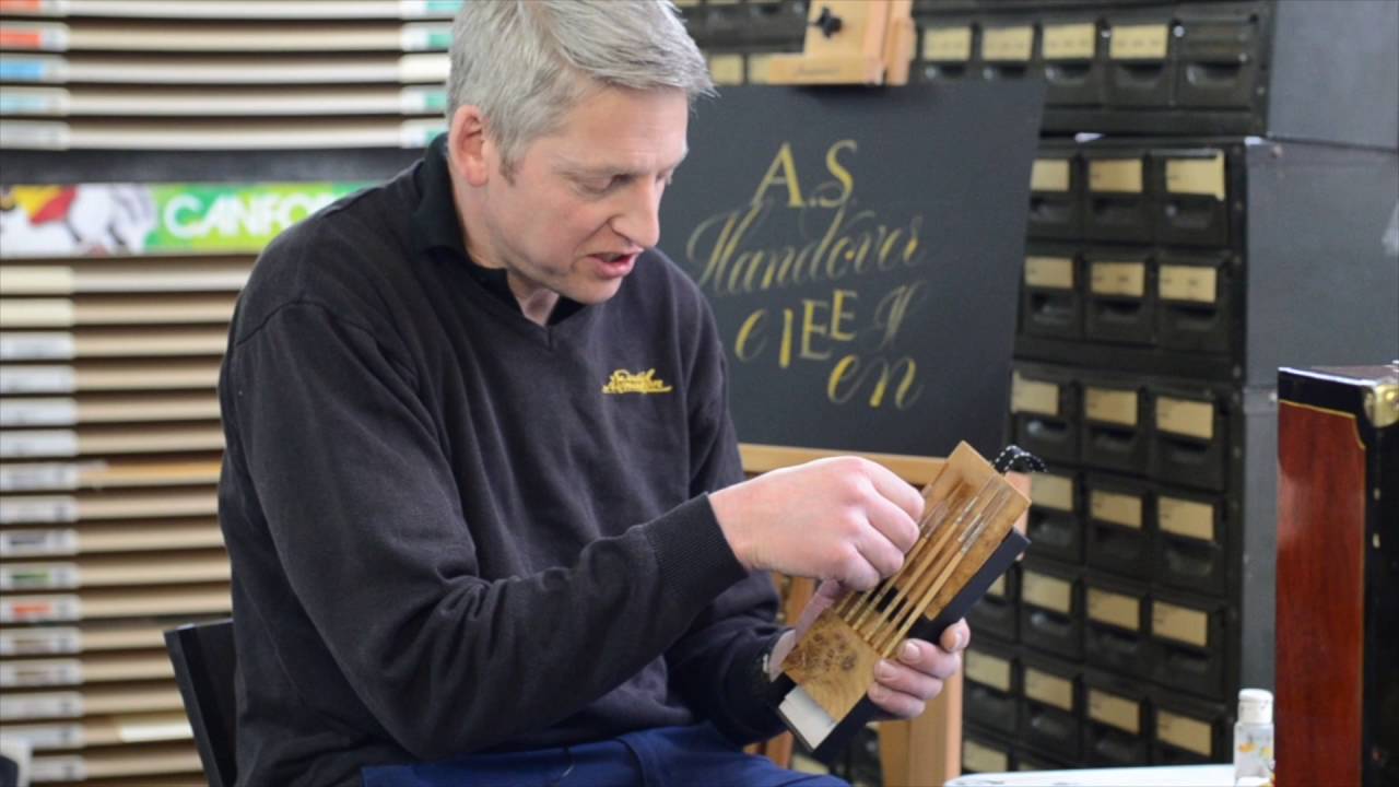 David Kynaston presents his Roman & Copperplate Brush Set