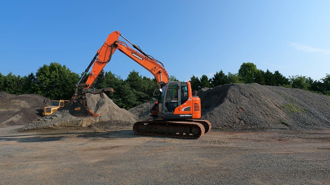 2019 Doosan DX140 LCR5 Excavator