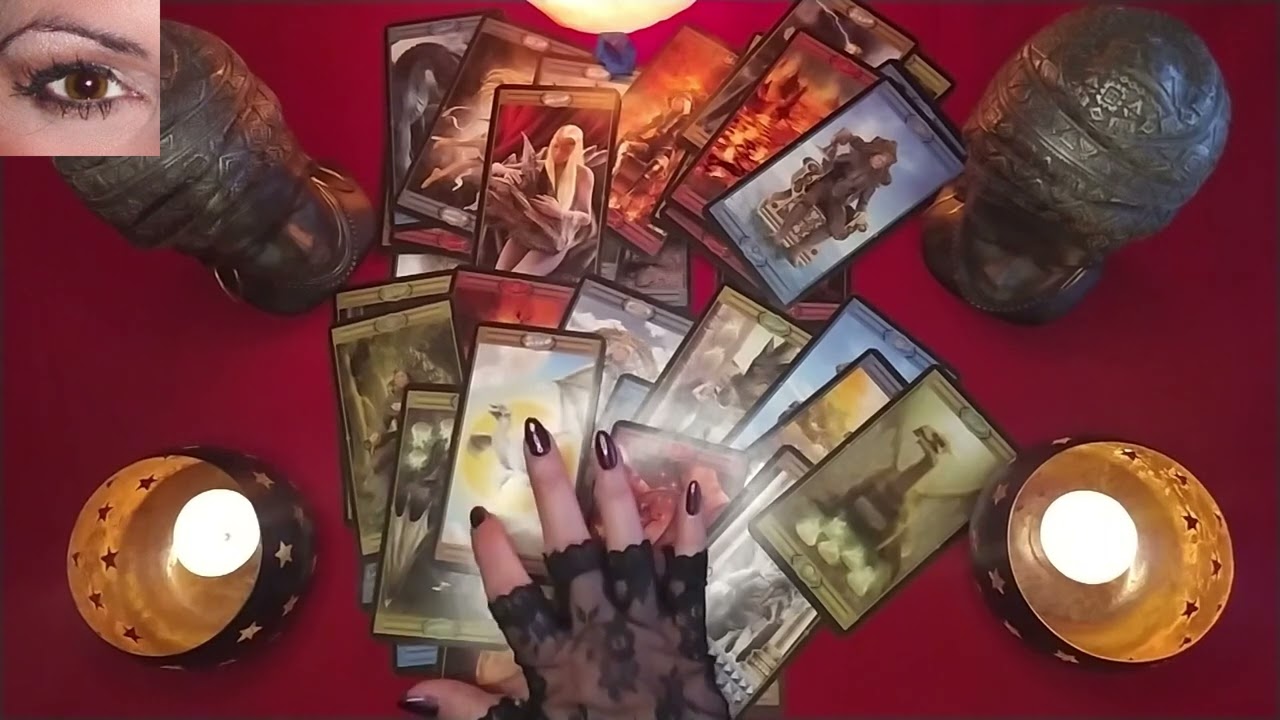 ❤️ΤΙ ΘΕΛΕΙ ΝΑ ΣΟΥ ΠΕΙ & ΔΙΣΤΑΖΕΙ❤️#​PickaCard#reading #ΤΑΡΩ /#TAROT ✅#Astromanteio