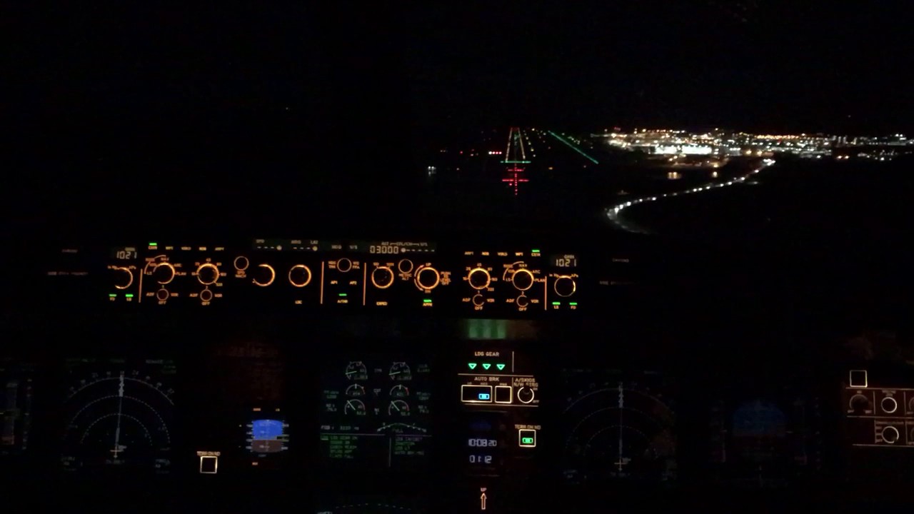 Flight Deck A320 approach Auckland