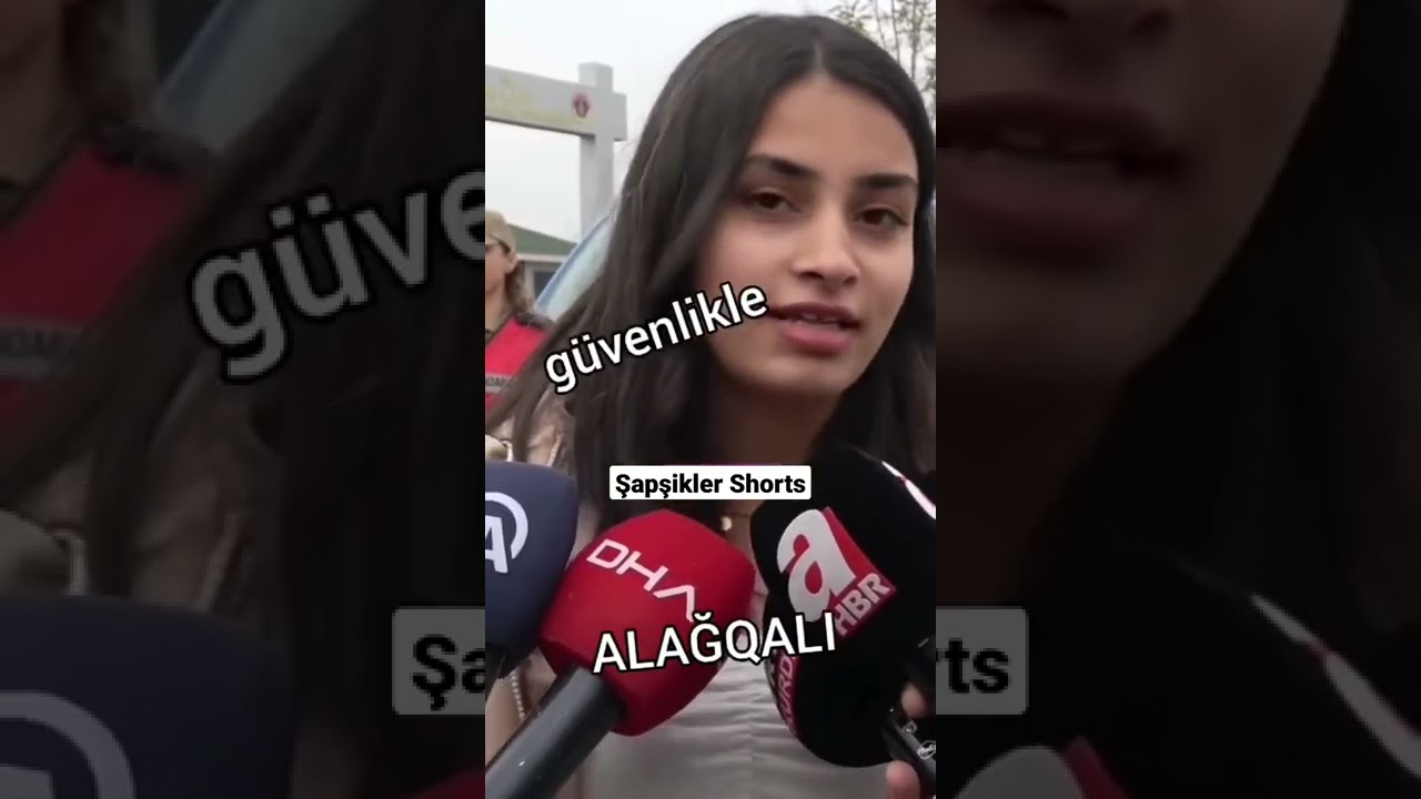 R&ouml;portaj yaparken şivesi kayan kız #shorts