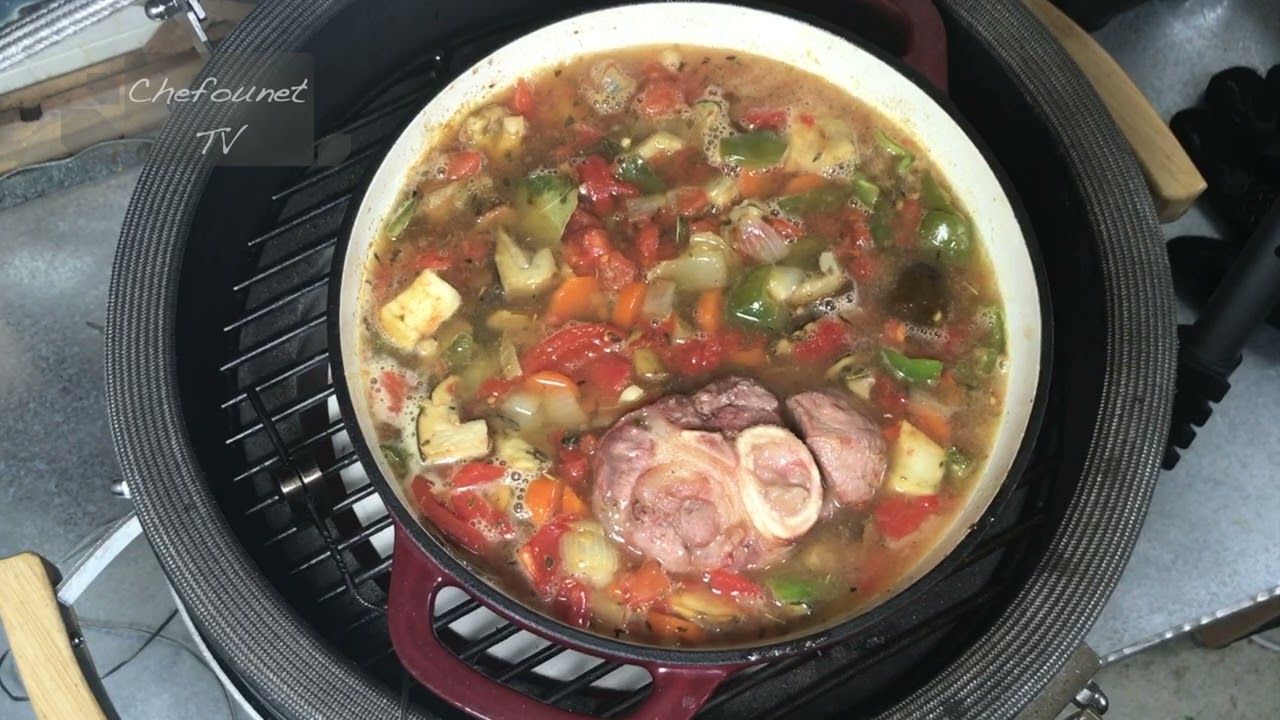 Jarret de veau mitonné aux cèpes au Kamado