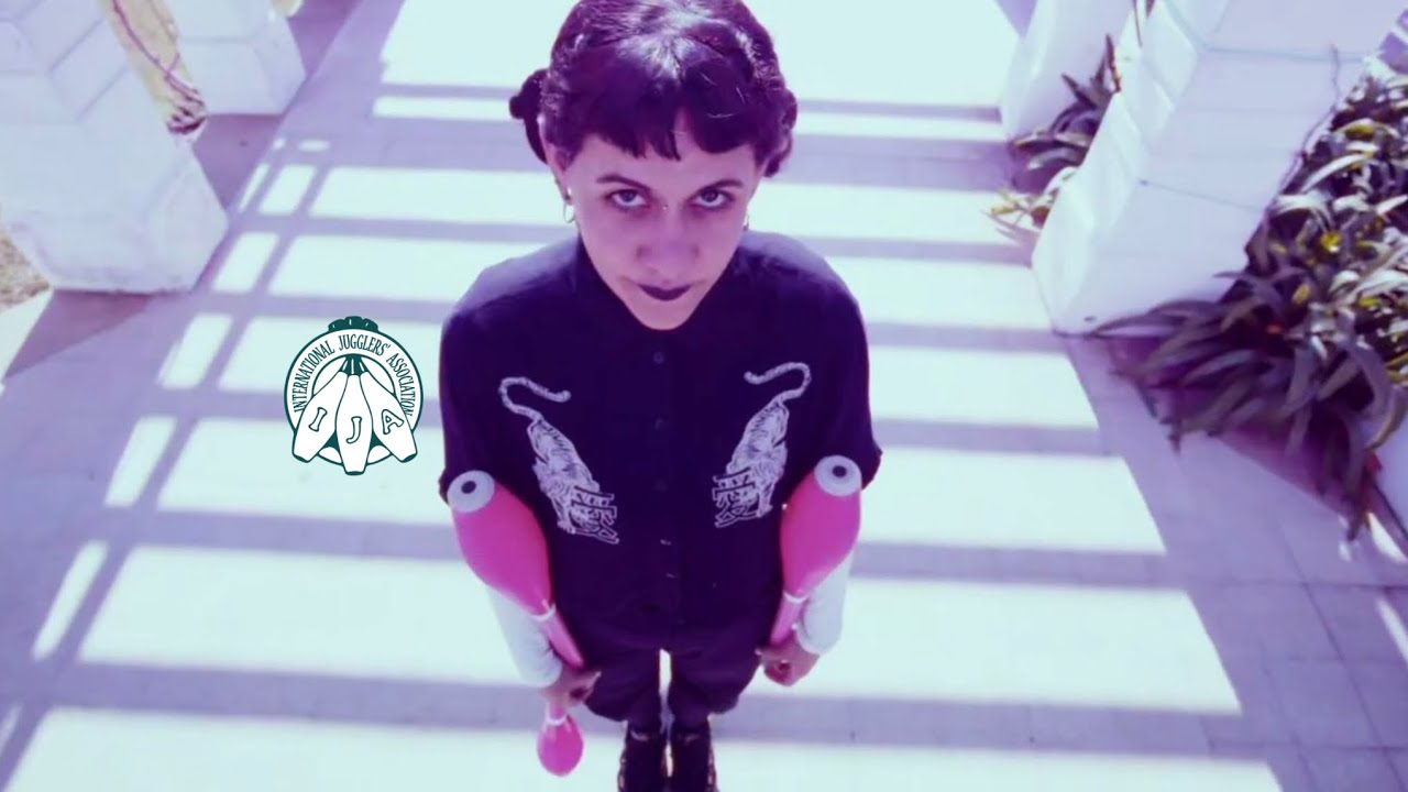 Club Juggling by Florencia Ventura from Argentina | IJA Tricks of the Month 