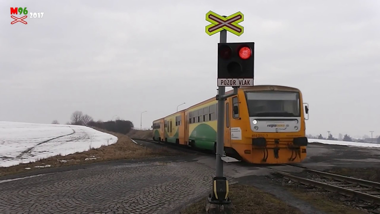 Železniční přejezd Troubelice [P4225] - 19.2.2017 / Czech railroad crossing