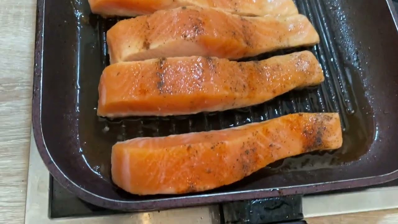 Lachsspieß mit gebackenen Kartoffeln