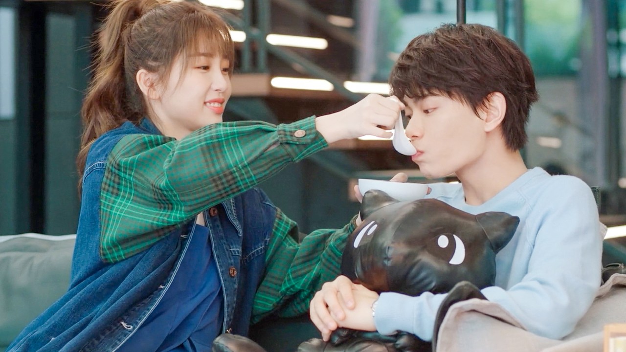 Cold CEO กลายเป็นลูกหมาตัวน้อยในไม่กี่วินาทีหลังจากล้มป่วย ซินเดอเรลล่าคอยดูแลเขาทั้งวัน