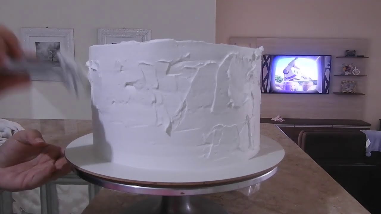Confeitando Bolo Mesversário Simples e Rápido