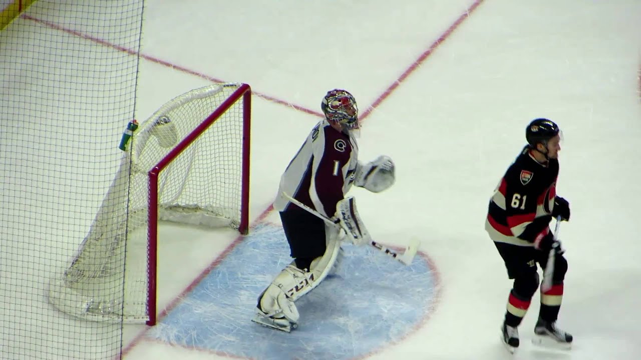 Semyon Varlamov in action during the Avalanche @ Senators hockey game