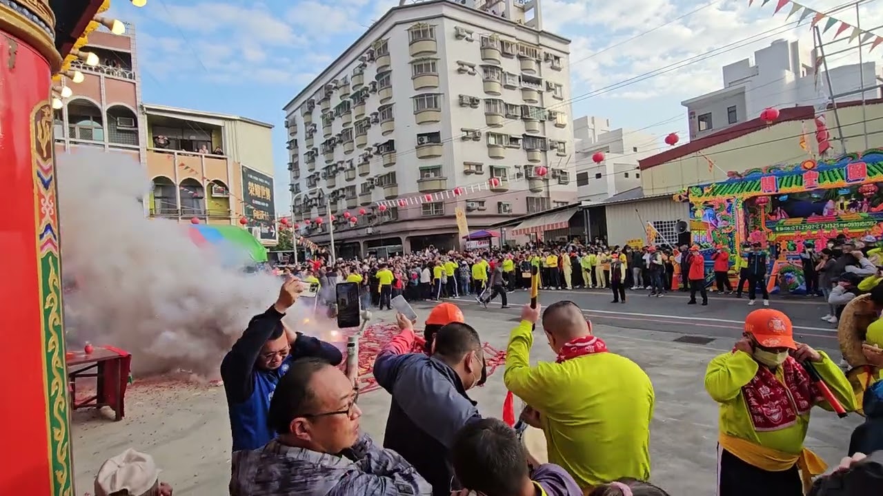 大灣國聖宮 乙巳年 開廟門 廟埕鞭炮