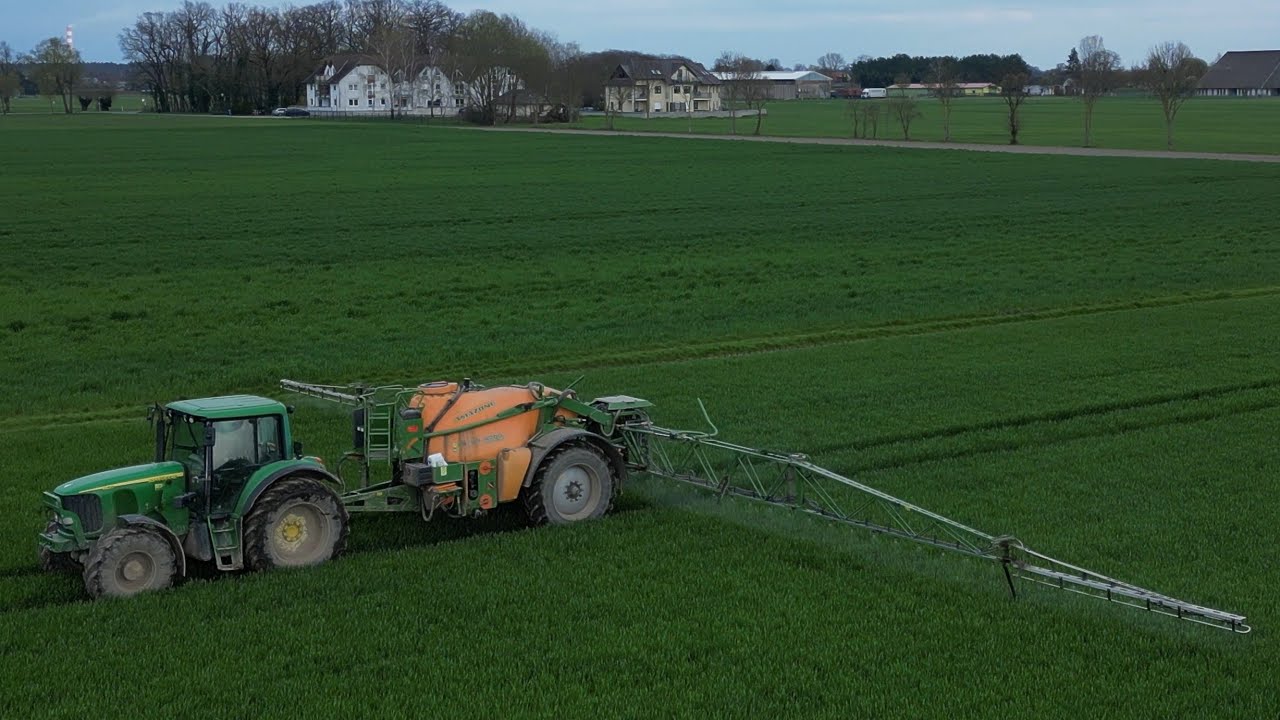 JOHN DEERE 6620 mit AMAZONE UX 4200 SPECIAL Feldspritze / 4K