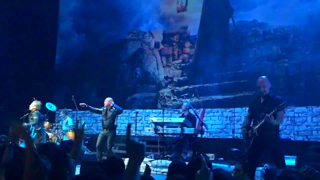 Avantasia - Reach out for the light feat Michael Kiske HD live in chile 2016