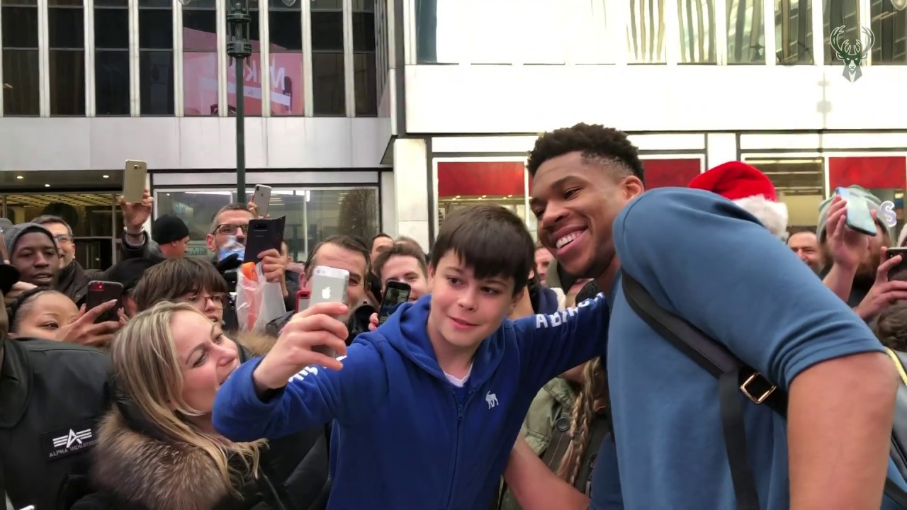 Giannis Greets Hundreds Of Fans On Christmas Day In New York