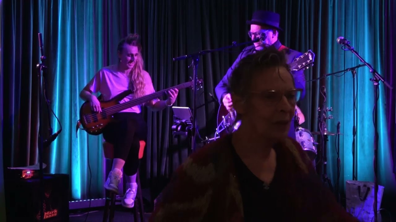 Het Ministerie van Blues, Podium zuid