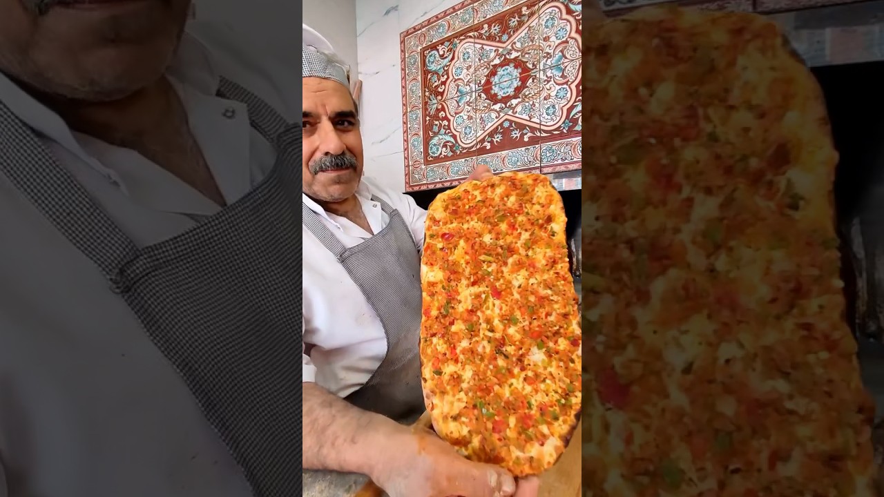 istanbul best street food / Turkish food lahmacun / Turkish food / Turkish street food lahmacun