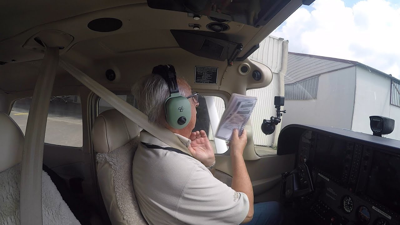 IL Y A UNE MOUCHE DANS LE COCKPIT