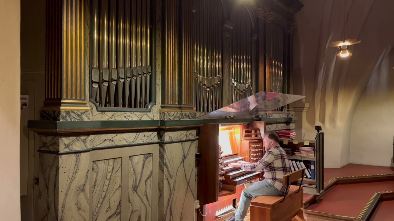L. Egebjer: Det finns djup i Herrens godhet (Parafras). Henrik Berg, organ.
