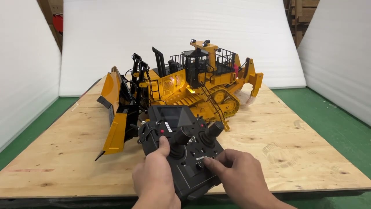 TOUCAN RC HOBBY 1/14 D11T Hydraulic RC Bulldozer Operation Video TH23707