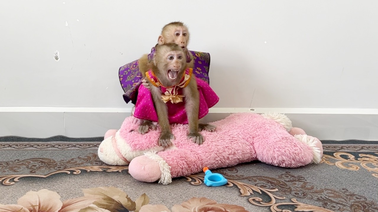 Little Girl Emma Burst Out Loud Sound To See Mom Coming In