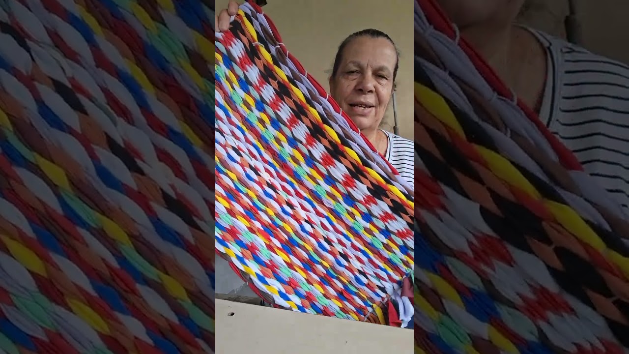 Olha só meu tapete feito no tear terminei ficou muito lindo.