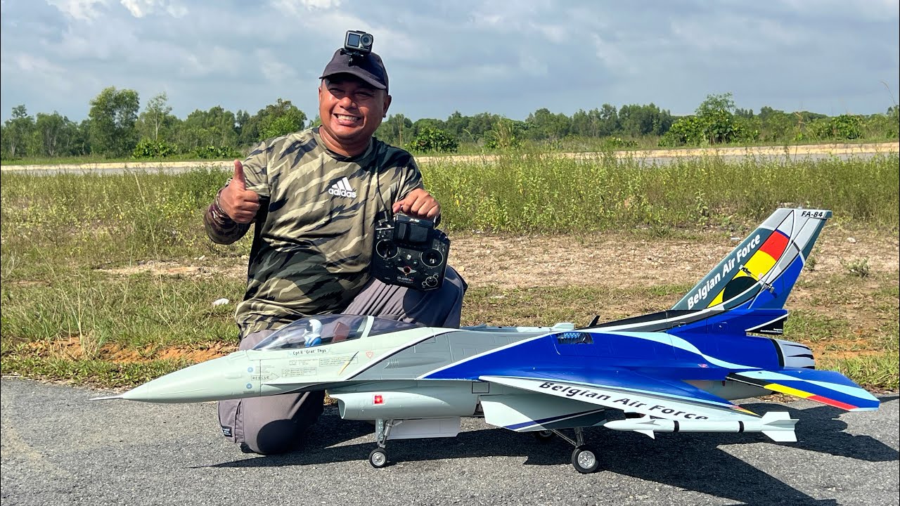 HSD F-16 powered by KingTech K85 G4 maiden by Ifan at Cyberjaya (it’s like a Cessna he said) 🫡