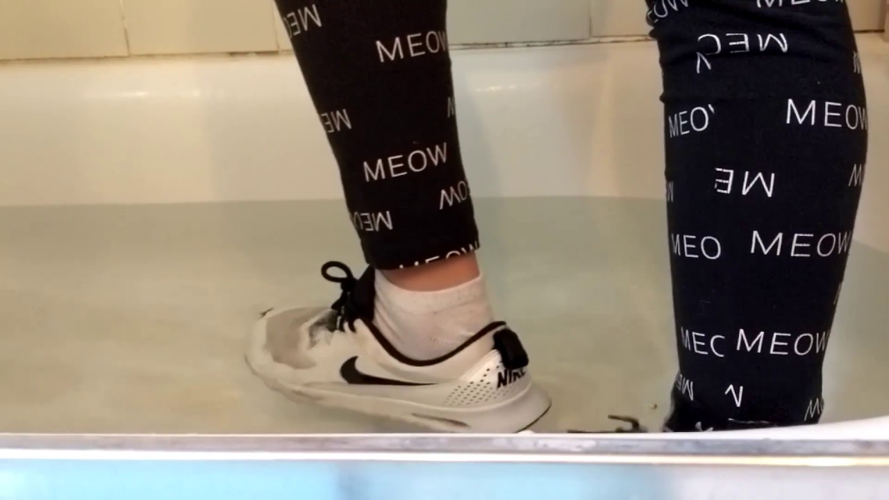 Trailer 006 - Bathing With Nike Air Max Thea