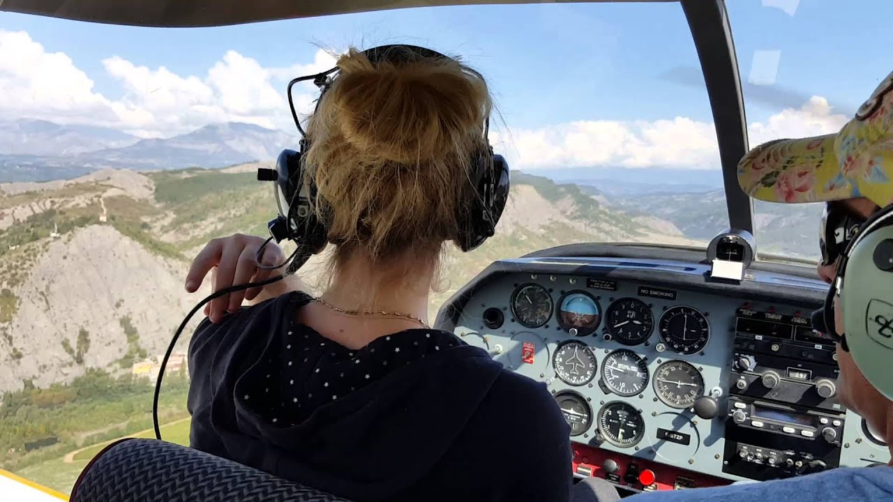 Atterrissage à Gap - Tallard (LFNA) - DR400