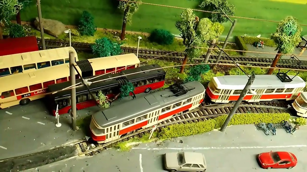 modellstrassenbahn. Tatra T4d Tram. und es hat klack gemacht vertont