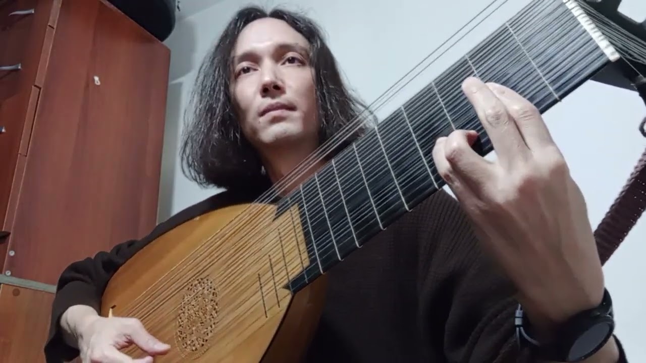 Courante from Sonata 37 in C major by S.L.Weiss