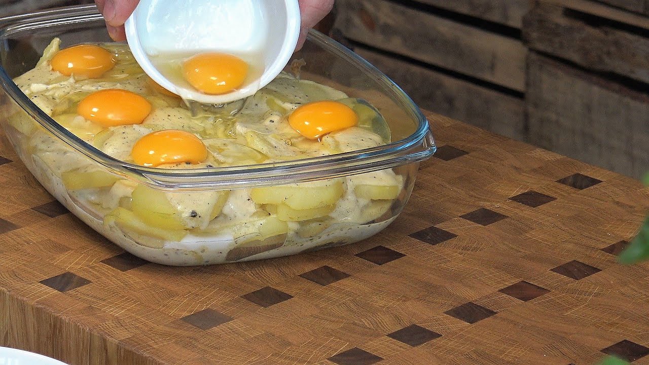 Obiad za kilka zł  - zapiekanka ziemniaczana z jajkami  / Oddaszfartucha