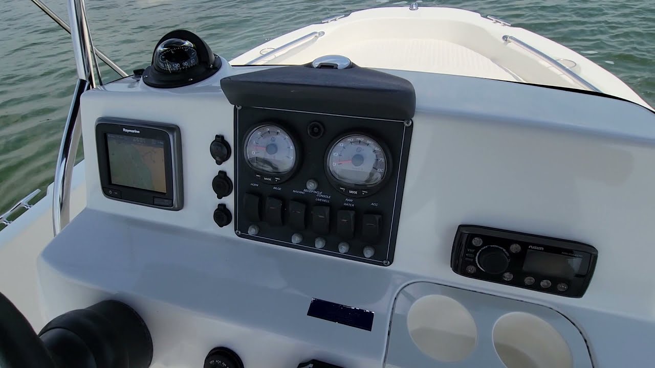 2013 Boston Whaler 180 Dauntless