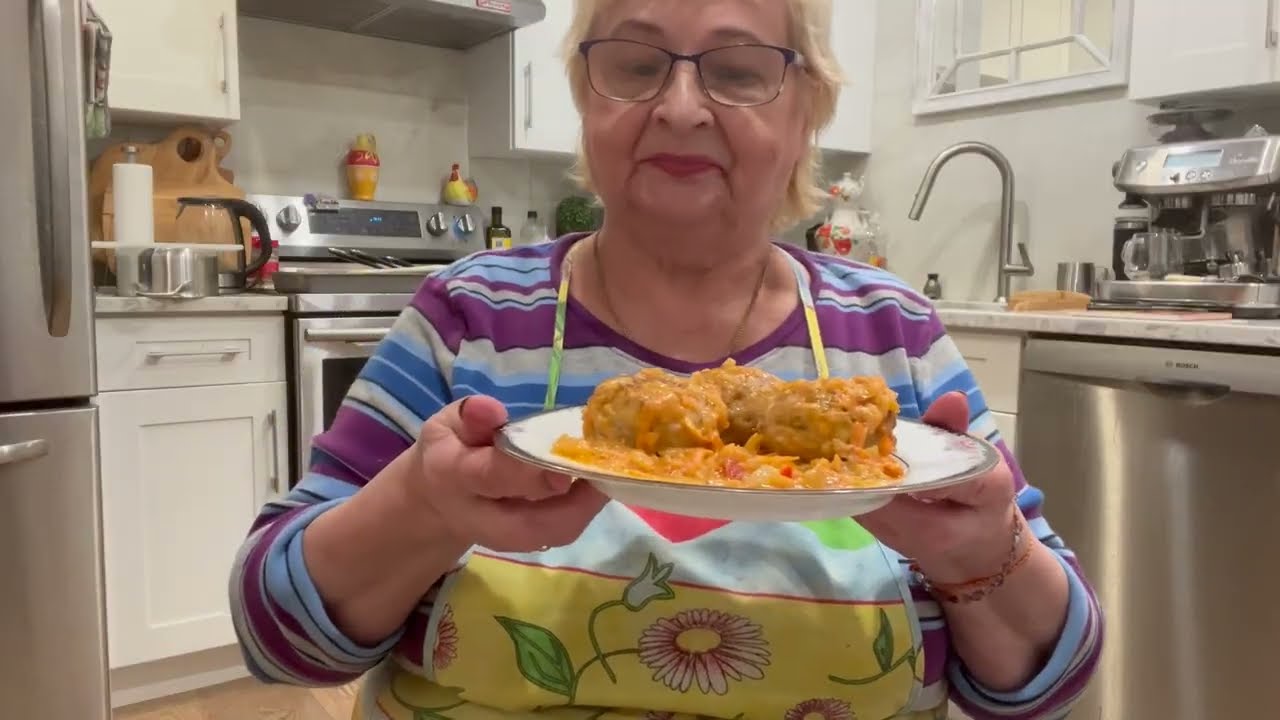 ТЕФТЕЛИ С РИСОМ --ОЧЕНЬ ВКУСНЫЕ, НЕЖНЫЕ, СОЧНЫЕ, АРОМАТНЫЕ В СМЕТАНО -ТОМАТНОЙ СОУСЕ!