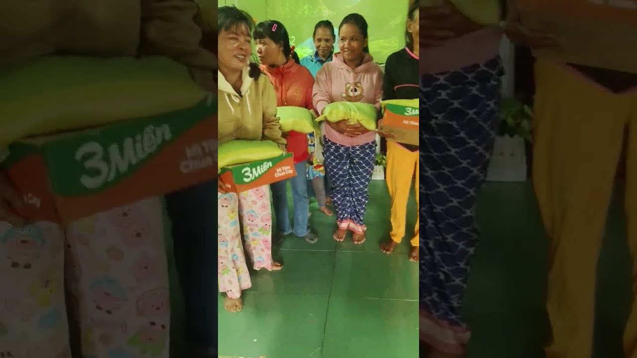 Quà yêu thương 