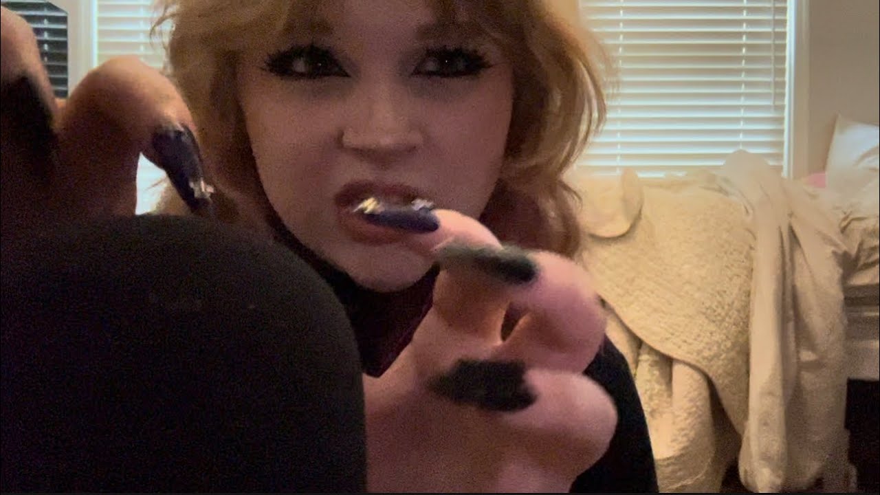 ASMR kinda random MIC TRIGGERS!! Mic scratching, foam cover, & more!!