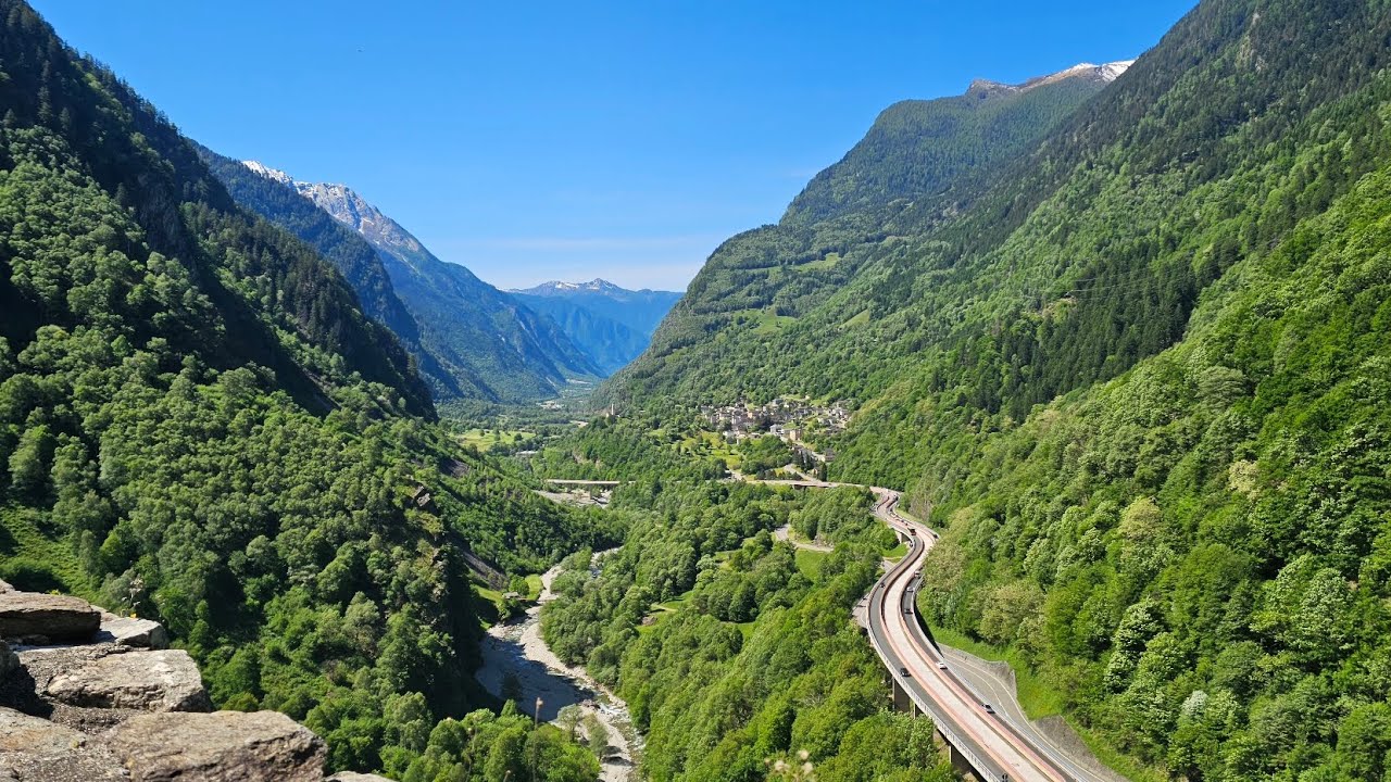 Val Mesolcina/ Misox mit Lostallo Soazza, Cama,Mesocco Castello