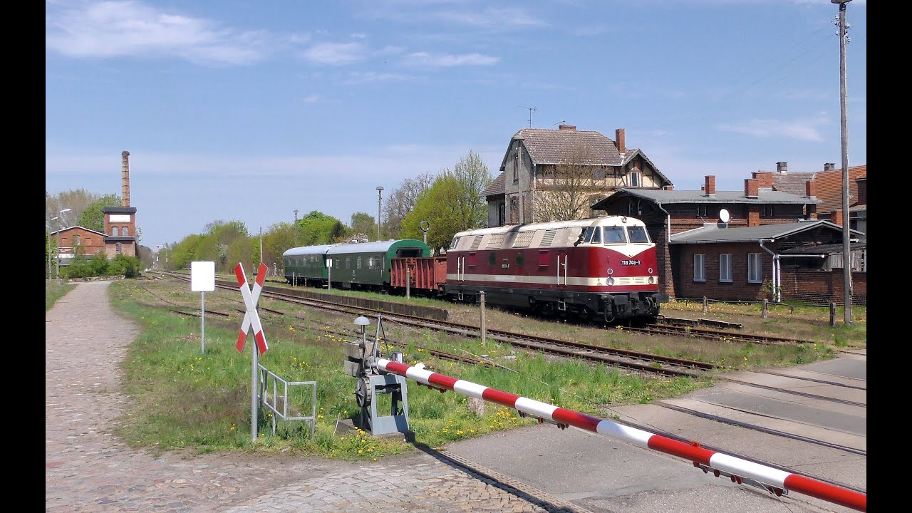 Fotozug mit der "Dicken" 118 748 in der Ruppiner Heide 03.05.2015