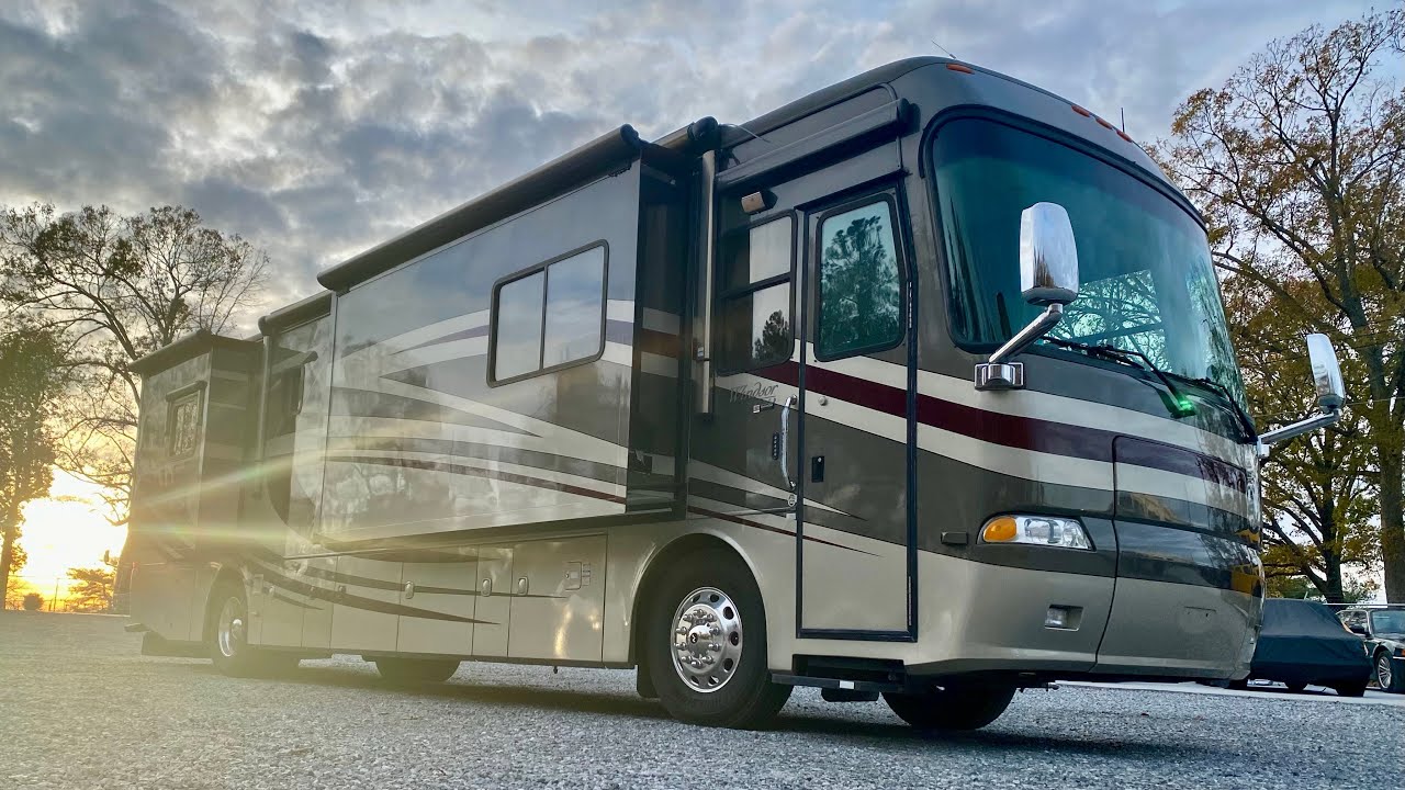 2006 MONACO WINDSOR. ONE OF THE BEST DRIVING 40FT COACHES YOU CAN FIND