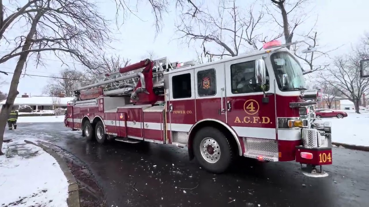 Arlington county fire tower ladder 104 returning 