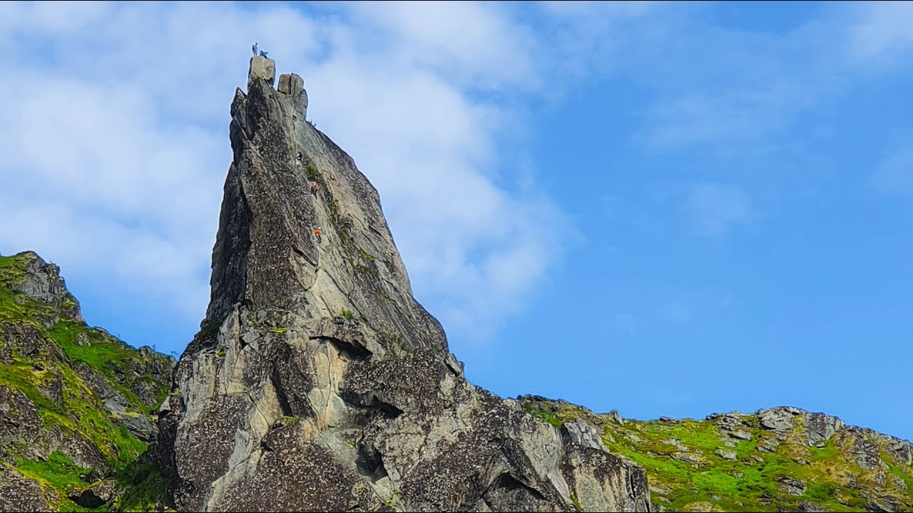 Climbing splitter cracks on Lofoten Island | Svolvaergeita