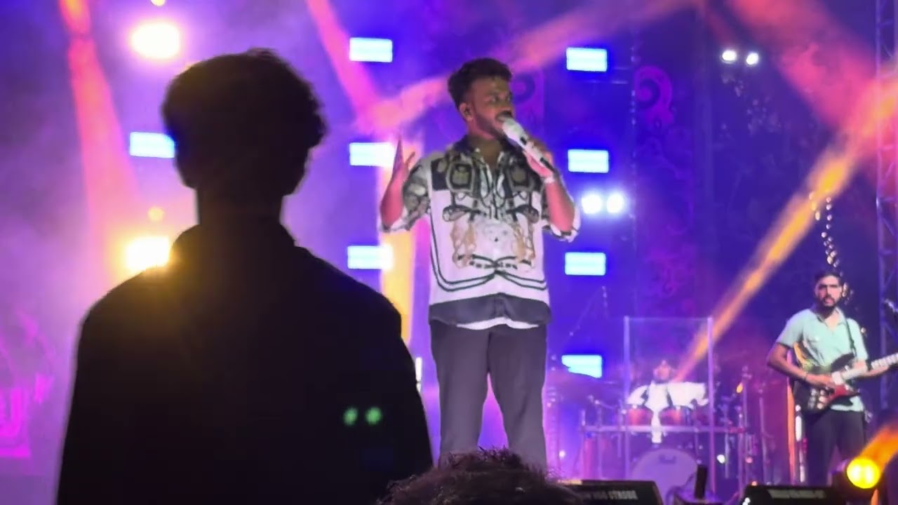 മണിക്കൂറുകൾ നീണ്ട ആലാപനം... God bless you 🙌 #stageperformance #subscribe #vibewithanikha&family
