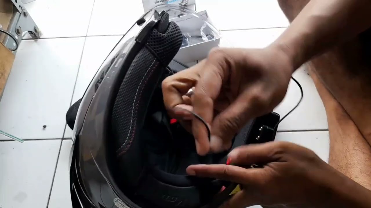 Tutorial Cara Pasang Intercom Di Helm Njs Koiroz - Cara Cepat Pasang Intercom Helm Anti Ribet