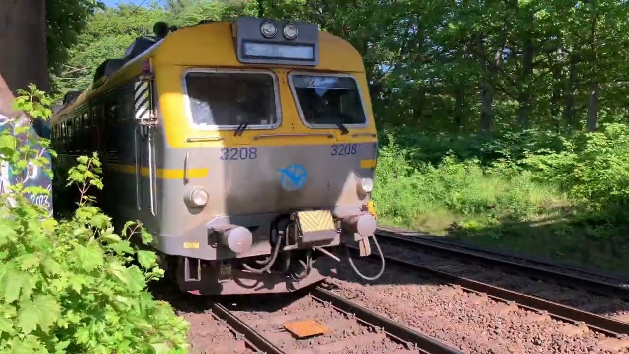Tåg vid Jonsered Station, maj 2024. Trains at Jonsered Station in May 2024.