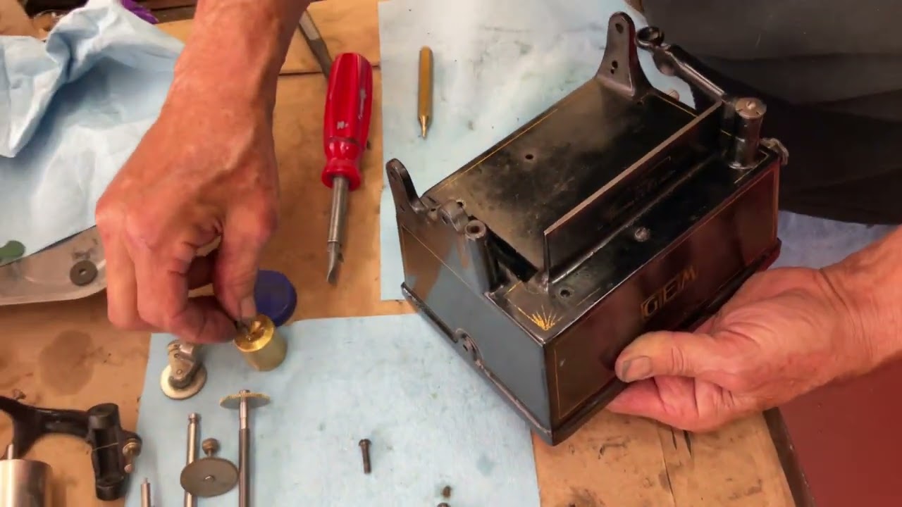 1102.  How to assemble the motor inside an Edison GEM phonograph￼